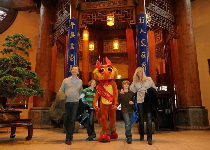 Ling Bao, Phantasialand Erlebnishotel 4* Bruehl (Rhineland)