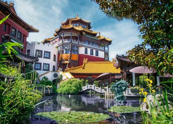 Ling Bao, Phantasialand Erlebnishotel 4* Bruehl (Rhineland)